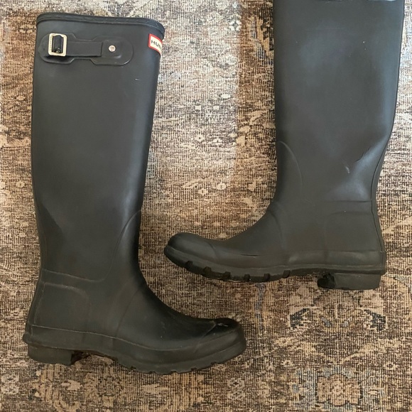 Hunter rain boots! - Picture 3 of 5